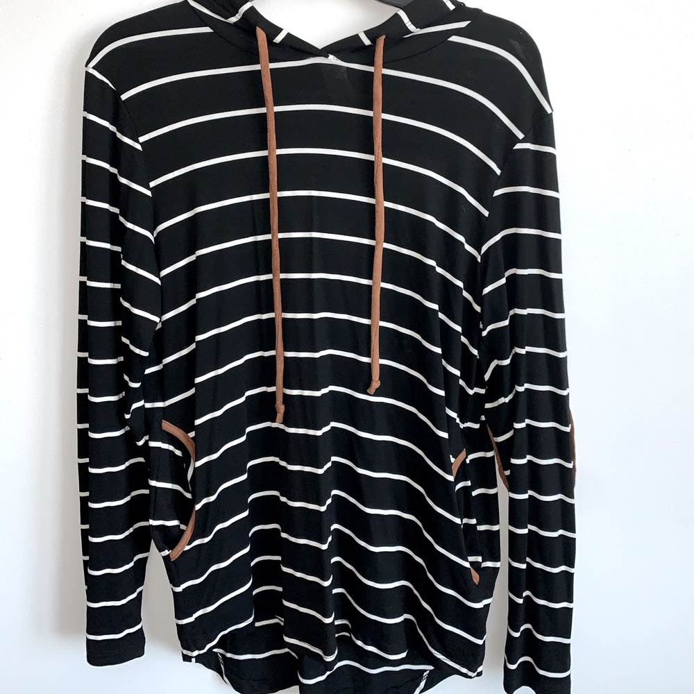Black/white striped top from sunshine and rodeos!